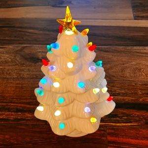 White light up Christmas Tree